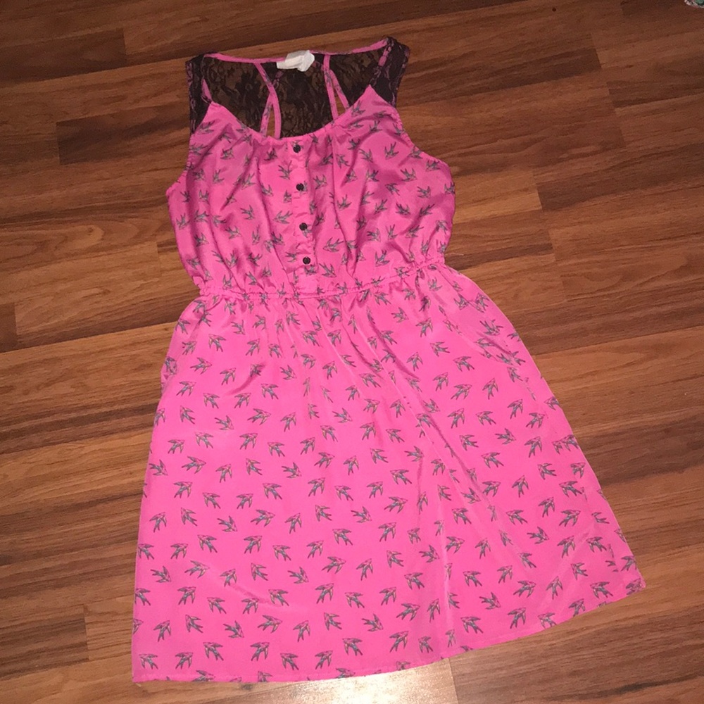 SMall /mediumJuniors Pink dress & bird pattern 7-9